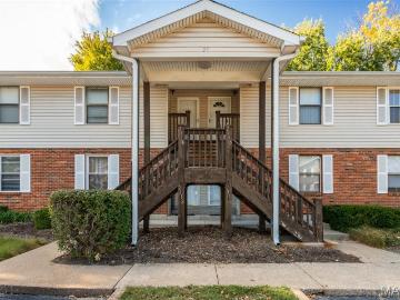 2112 New Sun Dr, Florissant, MO 63031 | MLS #25069