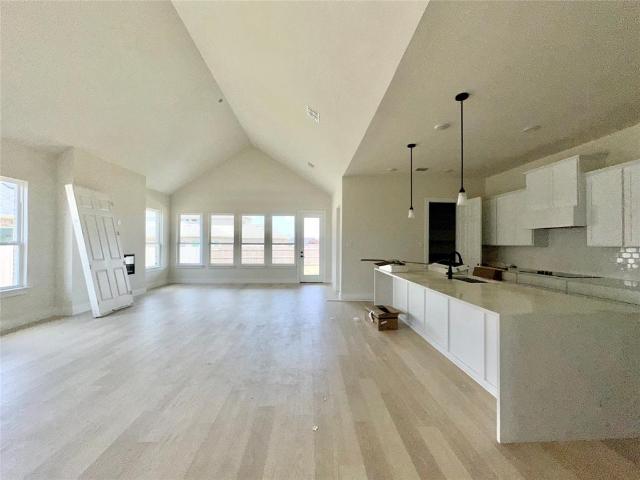 2112 Bankside Lane