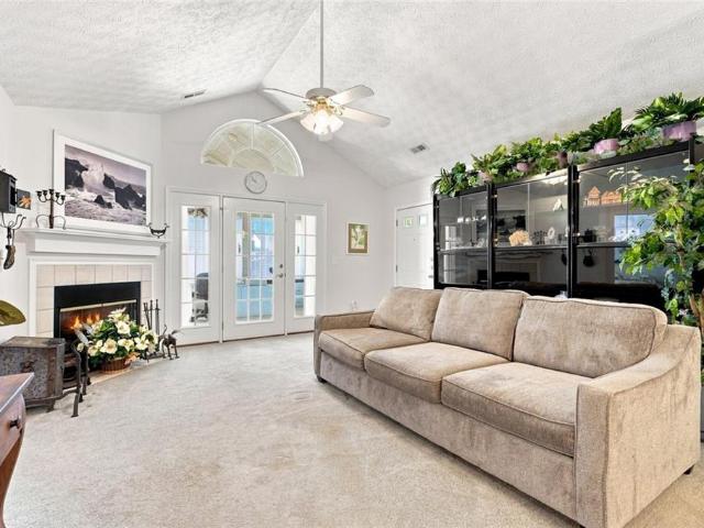 2112 Carefree Circle 2