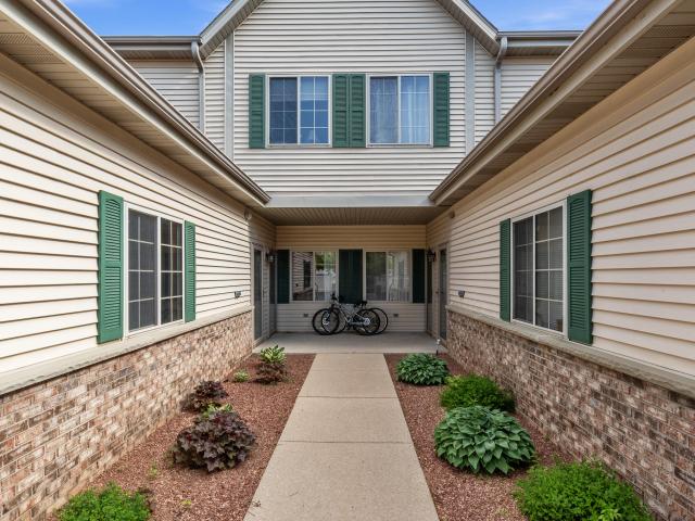 2112 Pine Ridge Ct, Unit F