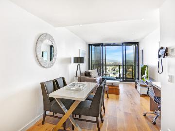 2113/179 Alfred St