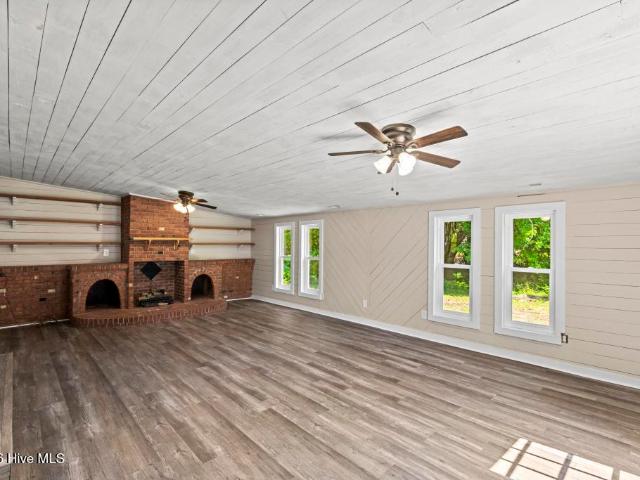 2113 N Parker Road