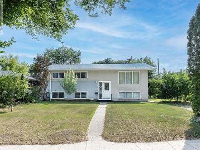 2113 Louise Avenue, Saskatoon, SK, S7J 3K2 house for sale | Listing ID SK046243 | Royal LePage
