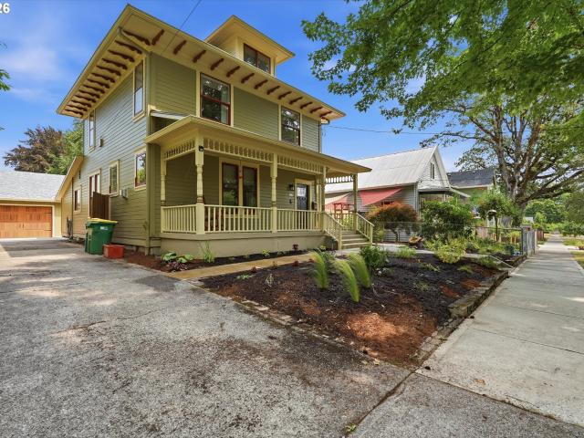 2113 16TH AVE