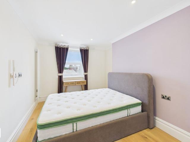 Terminus Road, Eastbourne BN21, 1 bed terraced house to rent, £825 pcm | PrimeLocation