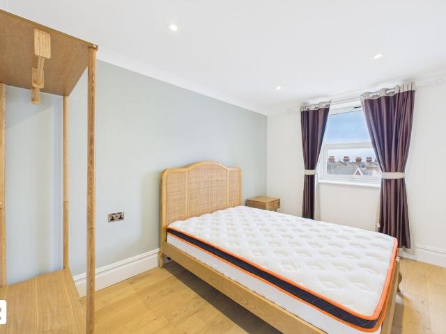 Terminus Road, Eastbourne BN21, 1 bed terraced house to rent, £825 pcm | PrimeLocation