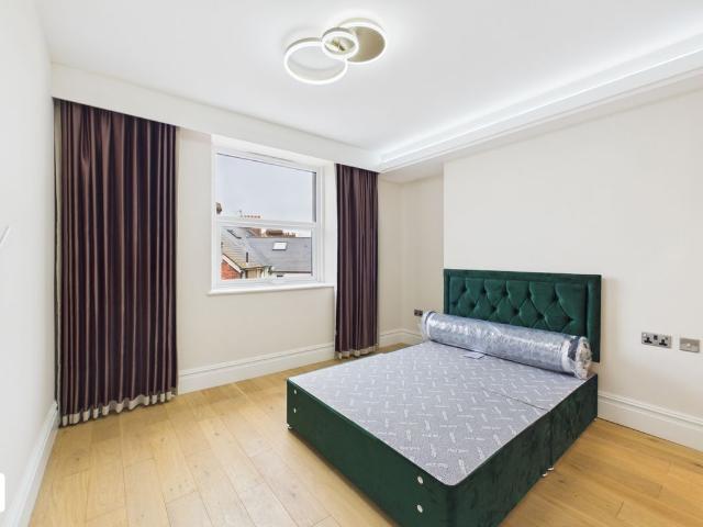 Terminus Road, Eastbourne BN21, 1 bed terraced house to rent, £875 pcm | PrimeLocation