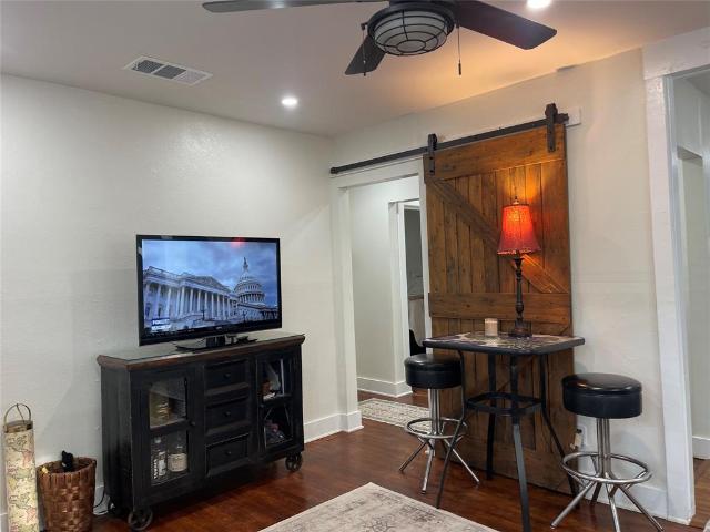 211 County Road 1605
