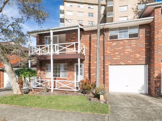 2/11 Coast Avenue, Cronulla