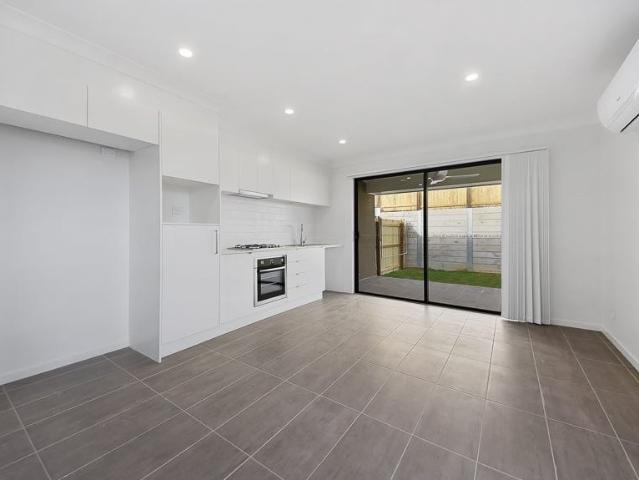 2/11 Cambridge Way
