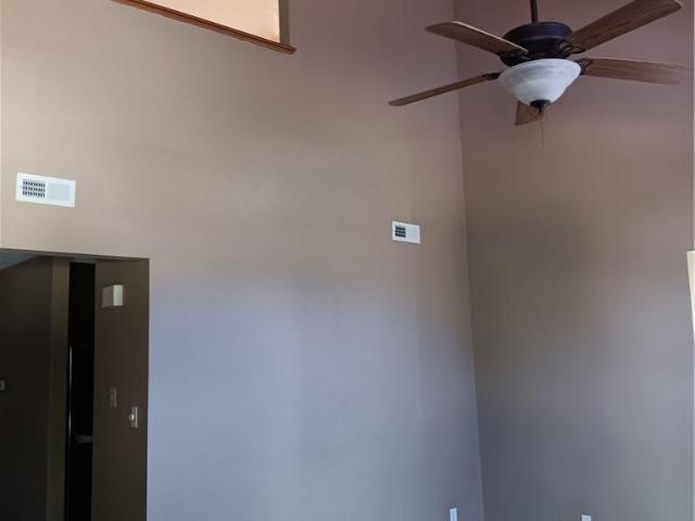 211 Crestwood CT