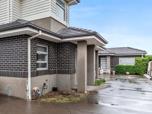 2/11 Curtin Avenue, Lalor, VIC 3075