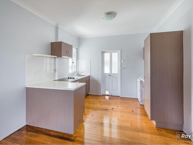 2/11 Ann Street Beautiful Location!