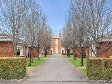 2/11 Aphrasia Street, Newtown, VIC 3220