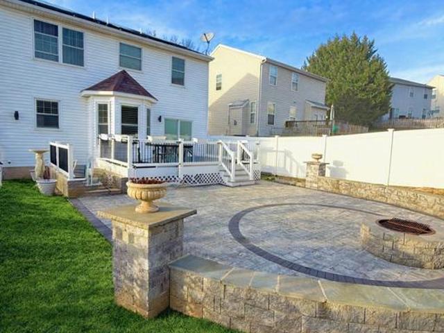 211 Byfield Road