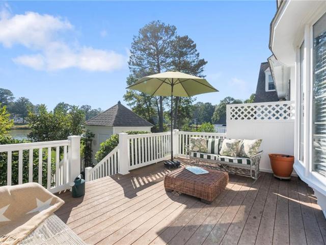 211 Dogleg DR