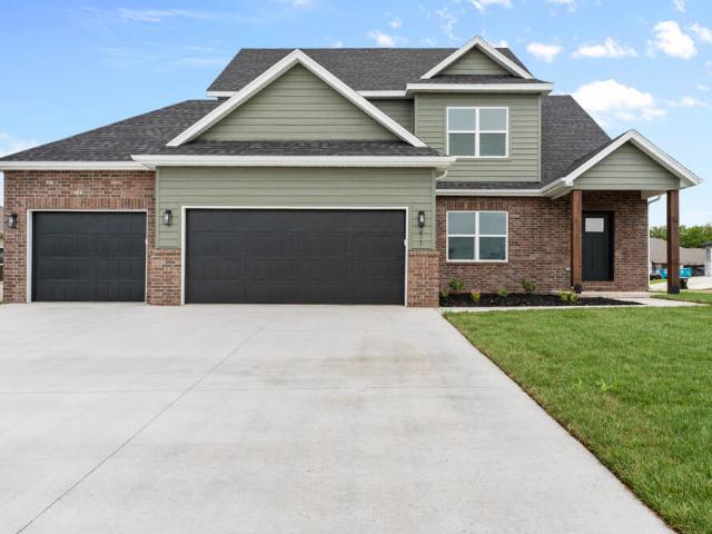 211 E Clayton Lane