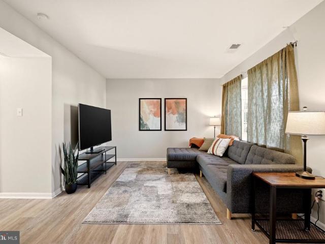 211 E Fairfax Street