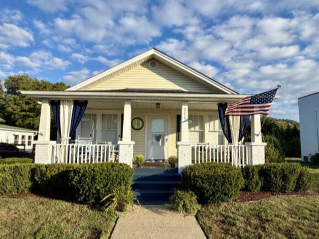 211 East Cottage Avenue