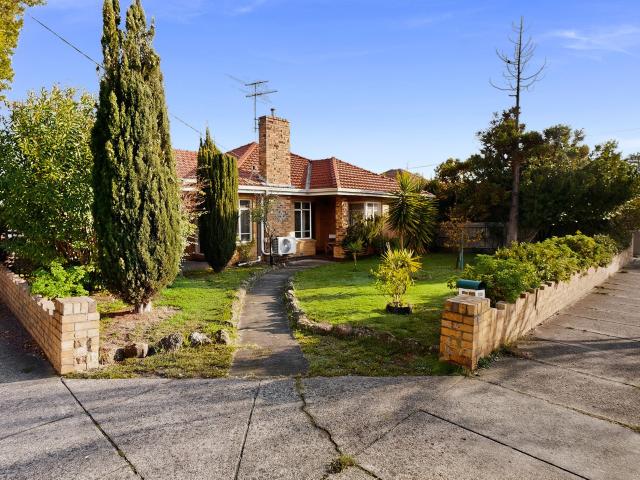 2/11 Elimatta Road, Carnegie