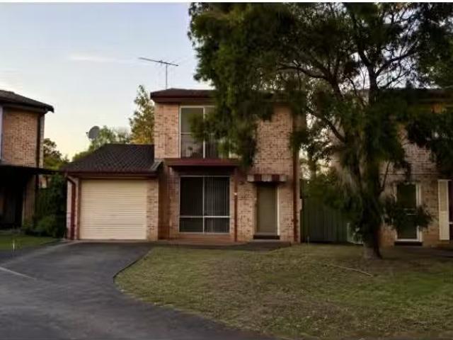 2/11 Koala Avenue, Ingleburn Townhouse for rent Listed by Lea.