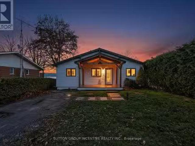 211 Moon Point Drive, Oro Medonte, ON, L3V 6H1 house for sal.
