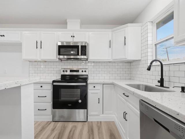 211 Moss Avenue