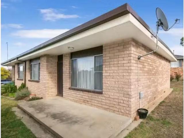 2/11 Marshall Avenue, ARMIDALE Apartment for rent Listed by P.