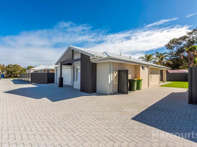 2/11 Murray Crescent, HALLS HEAD, WA 6210