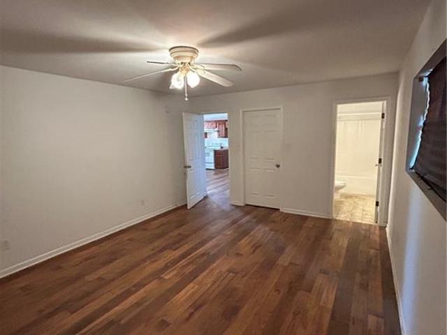 211 N Walnut Street