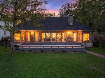 211 N Beverly Drive