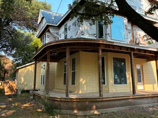 211 N Pleasant Street
