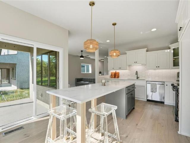 211 NW Orchard Court