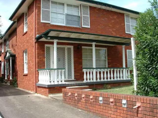 2/11 Second Avenue, Campsie, NSW 2194