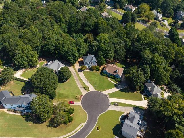 211 Sweetbriar Lane