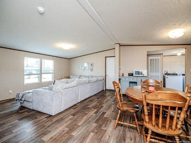 211 Pine Oak