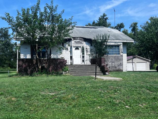211 W 1st Street S