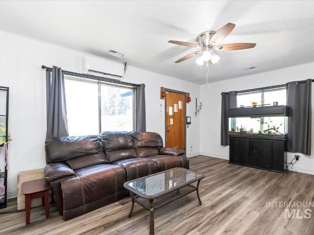 211 W 2nd Street