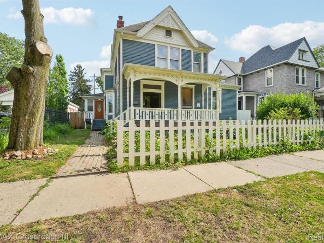 211 Woodward Street