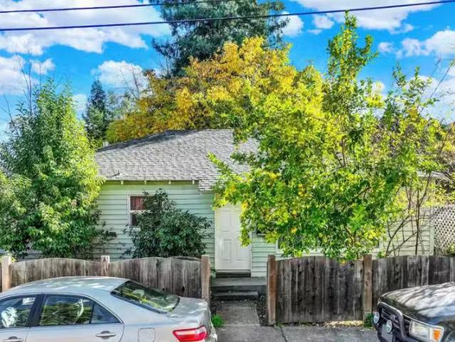 211 TRIPLETT DR, CLOVERDALE, CA 95425