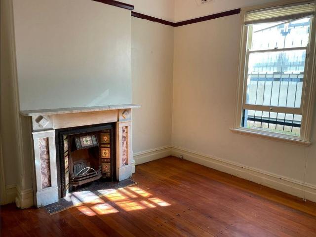 2/11A Livingstone Road, Petersham