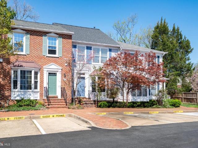 2124 N Tazewell Court