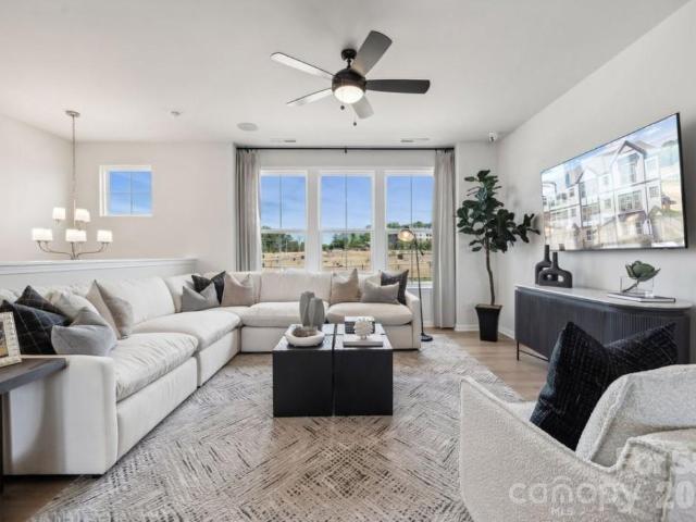2125 Hawksworth Lane