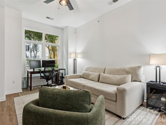 2125 Southend Drive # 141