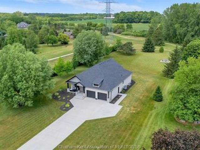 21267 Adams Crescent, Mckay'S Corners, ON, N7M 5J3 house for sale | Listing ID 26021 | Royal LePage