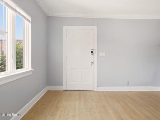 2126 Village Dr 5