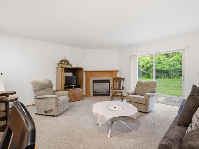 2127 royal crest circle