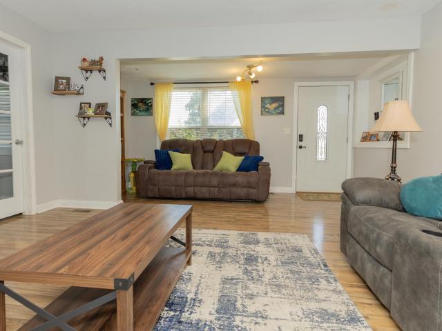 2127 W Buena Vista Road