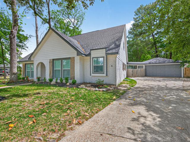 2127 Whispering Trails Circle