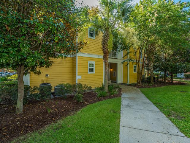 2128 Chatelain Way
